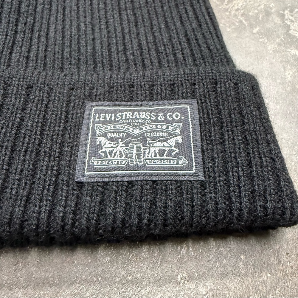 Levi’s Black Fleece Lined Knit Beanie One Size Winter Hat - Picture 2 of 9
